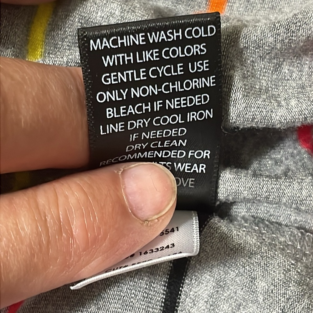 Torrid Super Soft Knits Women's Gray & Striped Sweater. Good Condition. Size 1. - Picture 10 of 10